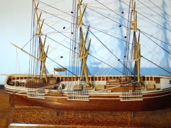 A fine late 20th century Cased Miniature Scale Model of the Clipper Ship "Flying Fish" built in 1851 — image 3